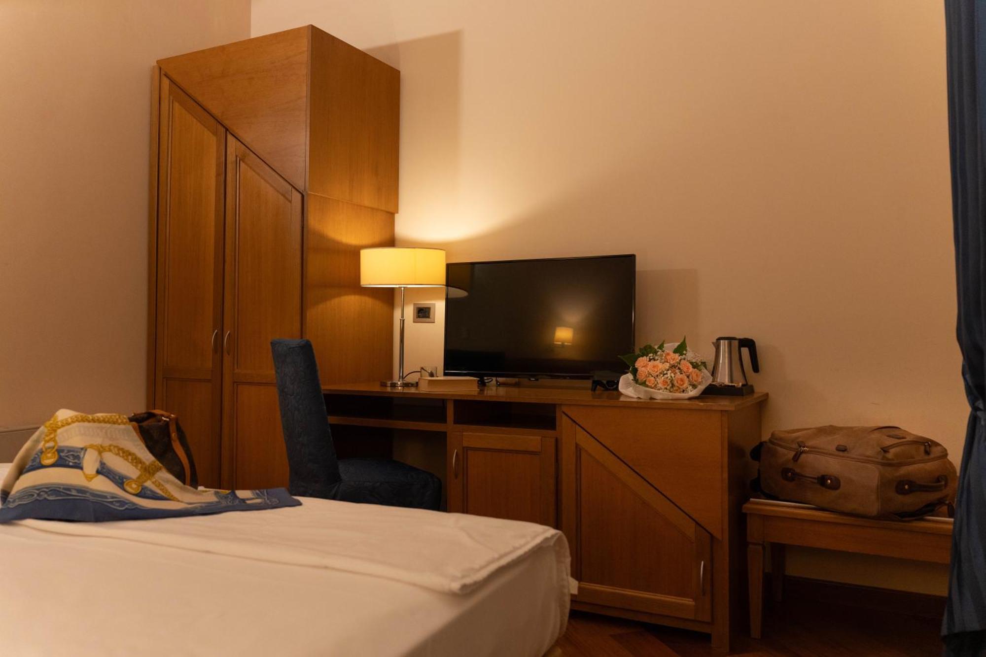 Hotel Iris Γένοβα Εξωτερικό φωτογραφία