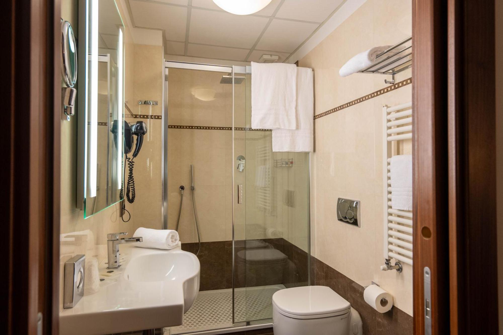 Hotel Iris Γένοβα Εξωτερικό φωτογραφία