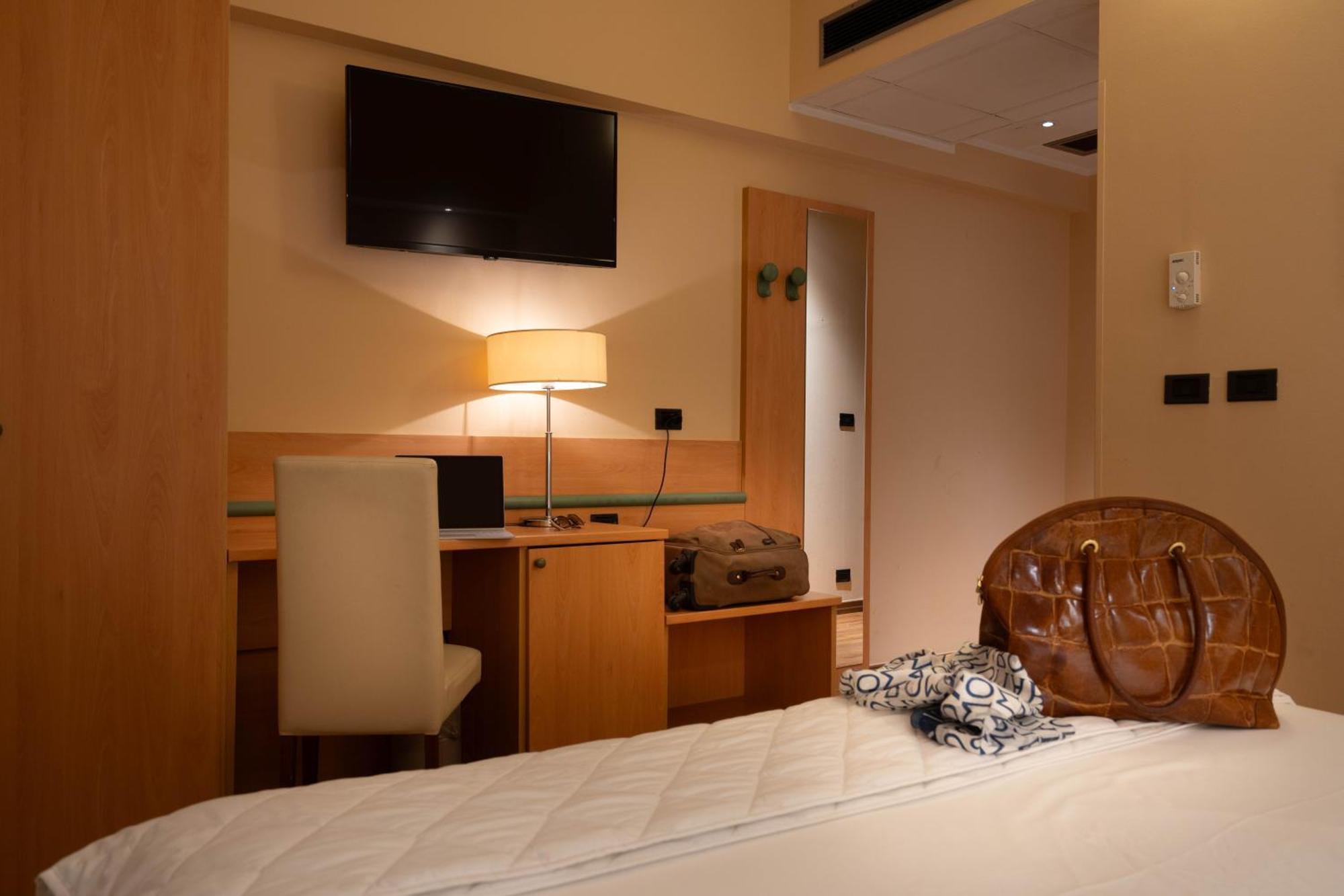 Hotel Iris Γένοβα Εξωτερικό φωτογραφία
