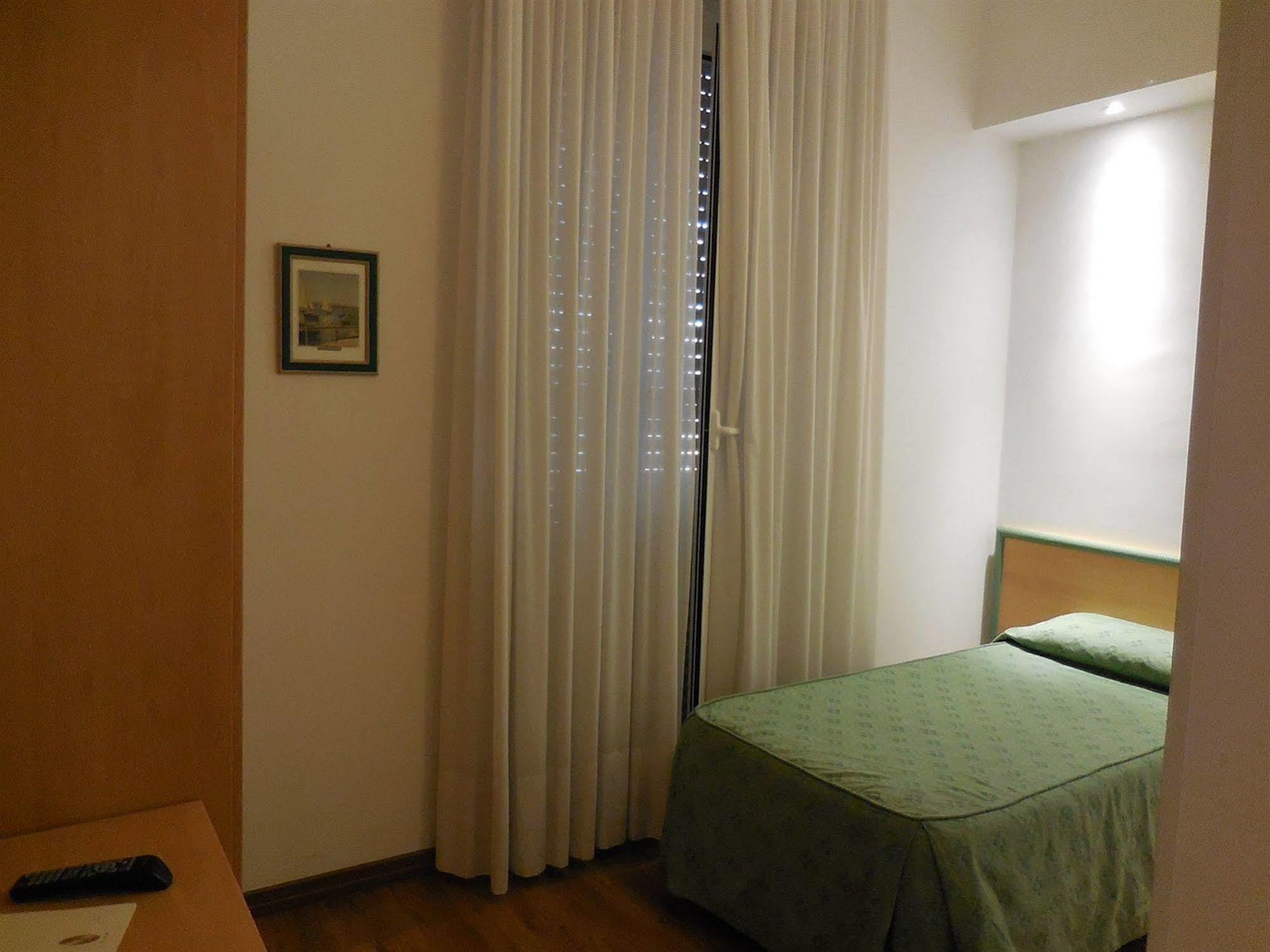 Hotel Iris Γένοβα Εξωτερικό φωτογραφία