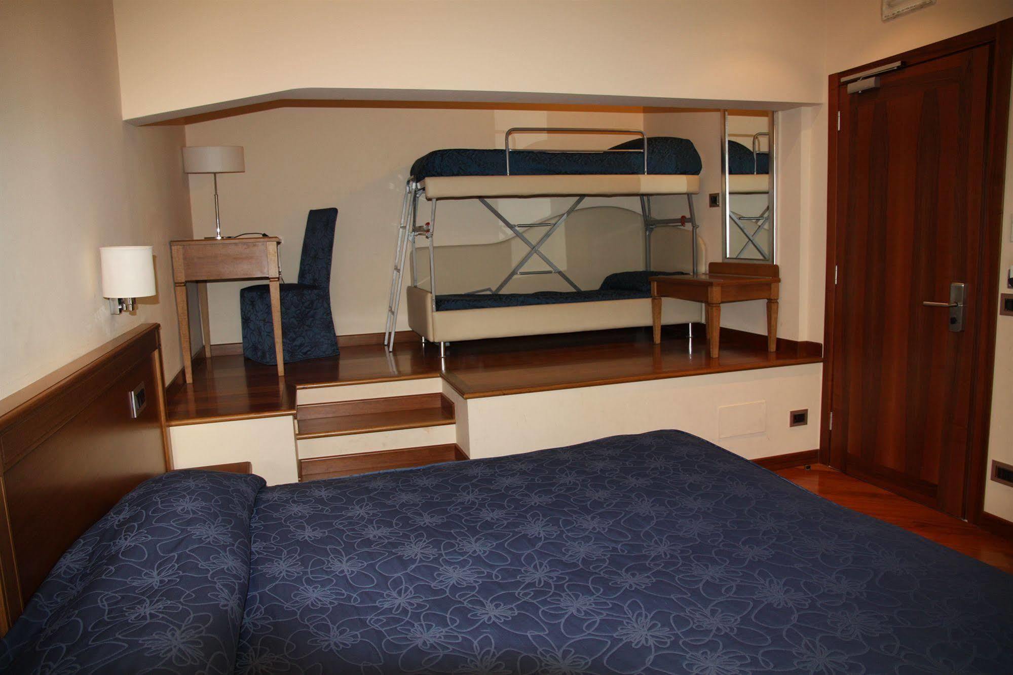 Hotel Iris Γένοβα Εξωτερικό φωτογραφία